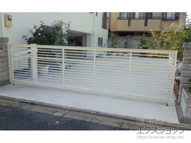 東京都葛飾区ののカーゲート ワイドオーバードアS1型 電動式 施工例