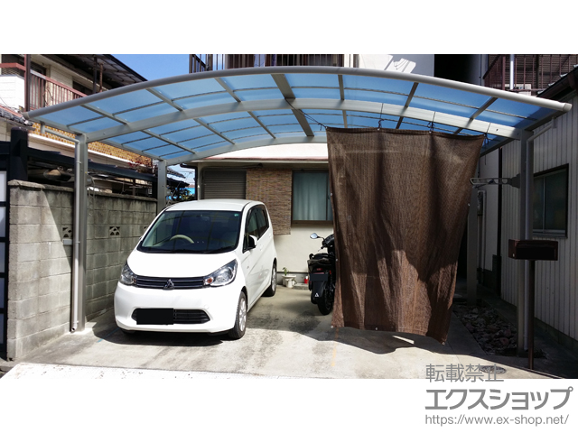 大阪府泉大津市ののカーポート レイナツインポートグラン　積雪〜20cm対応＋水平式物干し（2本入り）×2セット テラス柱用 施工例