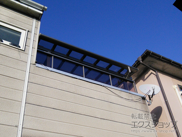 福島県会津若松市のLIXIL リクシル（トステム）のバルコニー・ベランダ屋根 パワーアルファ F型 屋根タイプ 単体 積雪〜30cm対応 施工例