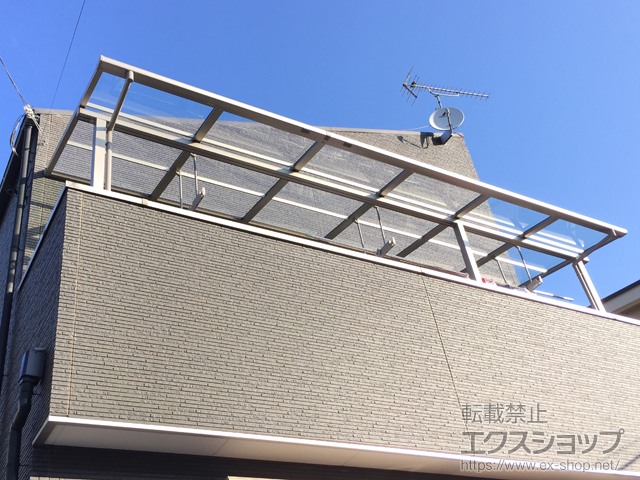 東京都清瀬市ののバルコニー・ベランダ屋根 スピーネ F型 屋根タイプ 連棟 積雪〜20cm対応＋スピーネ 吊り下げ物干しAセット 標準 3本入り×1セット 施工例