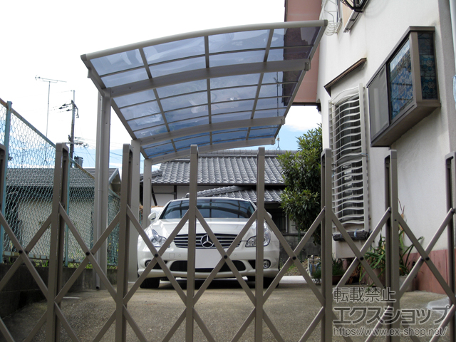 京都府宇治市ののカーポート レイナポートグラン 延長　積雪〜20cm対応＋着脱式サポート 標準・ハイルーフ兼用 2本入り×1セット/1本入り×1セット 施工例