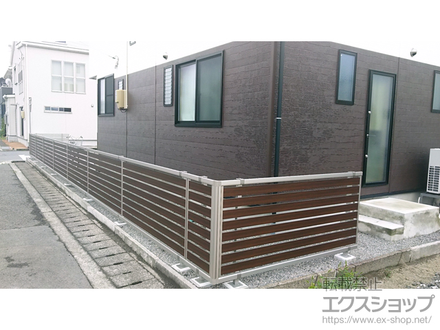 新潟県新潟市ののフェンス・柵 ルシアスフェンスF04型 横板 木目カラー 自由柱施工 施工例