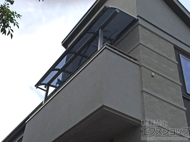 東京都日野市ののバルコニー・ベランダ屋根 プレシオステラス R型 屋根タイプ 単体 積雪〜20cm対応＋プレシオステラス用吊り下げ式 物干し 施工例