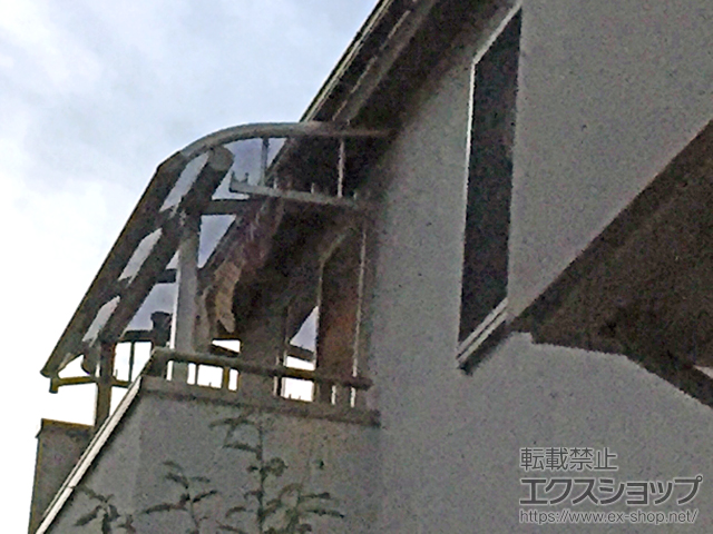 東京都日野市ののバルコニー・ベランダ屋根 プレシオステラス R型 屋根タイプ 単体 積雪〜20cm対応＋プレシオステラス用吊り下げ式 物干し 施工例