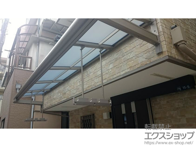 東京都大田区ののバルコニー・ベランダ屋根 スピーネ F型 ルーフタイプ 単体 積雪〜20cm対応 施工例