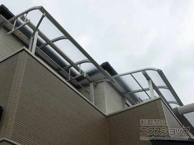 大阪府大阪市ののバルコニー・ベランダ屋根 プレシオステラス R型 屋根タイプ 単体 積雪〜20cm対応 施工例