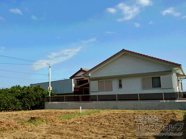 三重県南牟婁郡御浜町ののフェンス・柵 ルシアスフェンスF04型 横板 木目カラー 自由柱施工 施工例