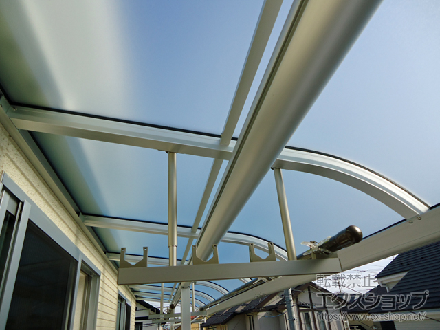 東京都小平市ののバルコニー・ベランダ屋根 ヴェクターテラス R型 屋根タイプ 連棟 積雪〜20cm対応 施工例