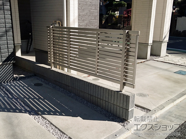 埼玉県朝霞市ののフェンス・柵 エクスラインフェンス5型 横太格子 自由柱タイプ 施工例