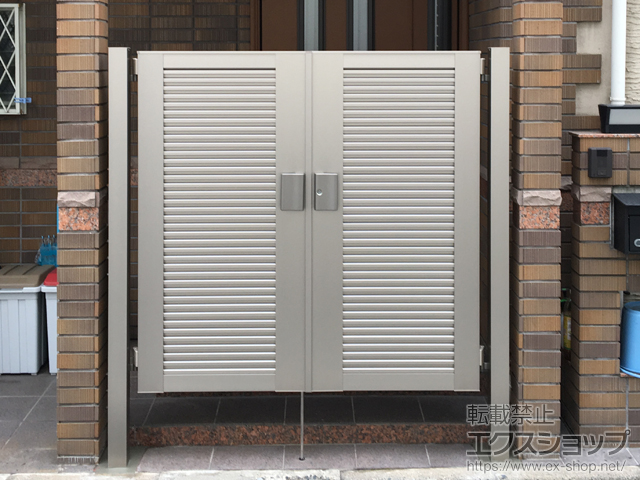 大阪府東大阪市のの門扉 【特注】ライシス門扉 5型 横目隠し 両開き 柱使用 施工例