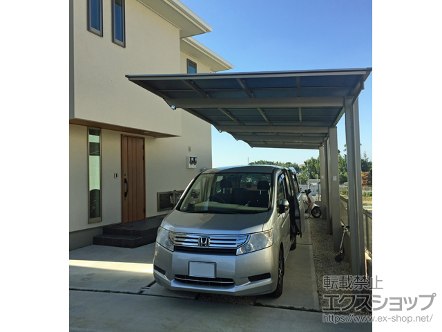 熊本県上益城郡益城町ののカーポート フーゴF (フラットスタイル) 縦連棟 積雪〜20cm対応 施工例