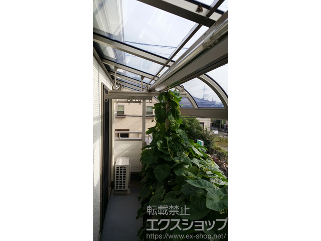 埼玉県坂戸市ののバルコニー・ベランダ屋根 パワーアルファ RB型 屋根タイプ 単体 積雪〜30cm対応＋吊り下げ物干し ショート 標準 2本入×1セット 施工例