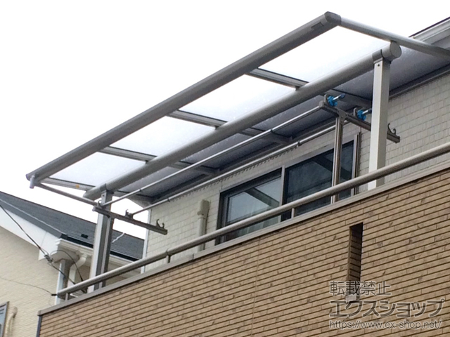 埼玉県上尾市ののバルコニー・ベランダ屋根 プレシオステラス F型 屋根タイプ 単体 積雪〜20cm対応 施工例