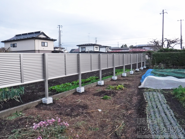 岩手県奥州市ののフェンス・柵 ミエーネフェンス 目隠しルーバータイプ 自由柱施工 施工例