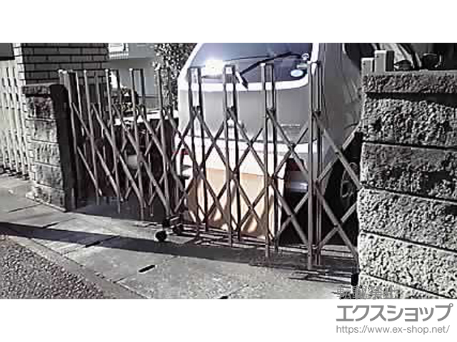 神奈川県横浜市ののカーゲート トリップゲート RA型 ノンレール 片開き 27S 施工例