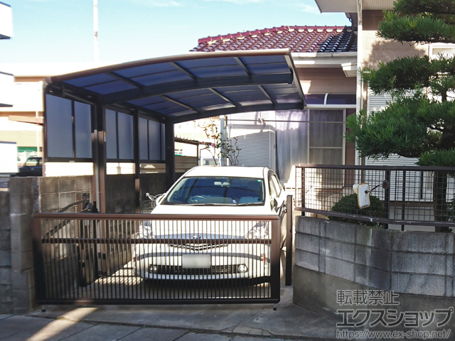 福岡県福岡市ののカーゲート ルシアスアップゲート 2型 たて格子 手動 施工例