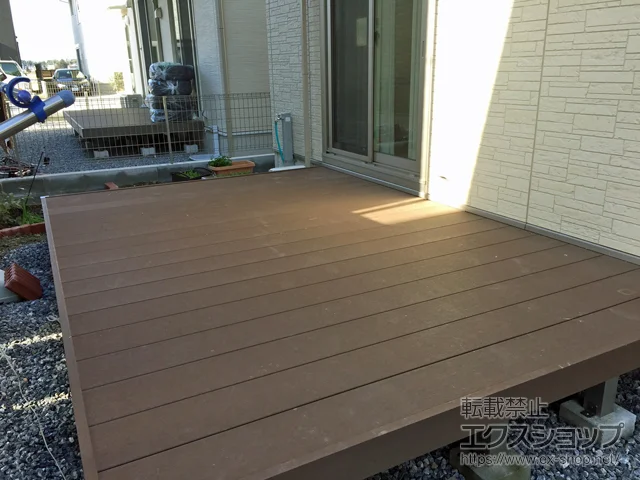 ���ꌧ�F���s��YKKAP�̃E�b�h�f�b�L ���E�b�h�f�b�L 200 �{�H��