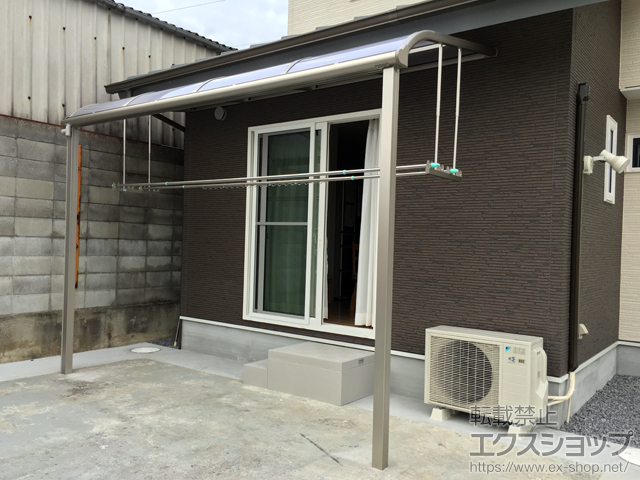 香川県高松市ののテラス屋根 プレシオステラス R型 テラスタイプ 単体 積雪〜20cm対応＋吊り下げ式物干し 施工例