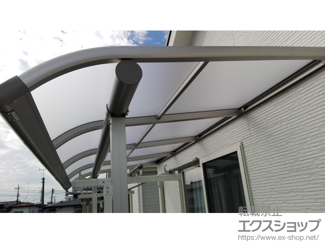 栃木県宇都宮市ののバルコニー・ベランダ屋根 プレシオステラス R型 屋根タイプ 単体 積雪〜20cm対応 施工例