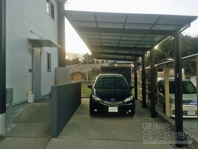 広島県三原市ののカーポート ネスカＦ (フラットスタイル) 縦連棟 積雪〜20cm対応 施工例