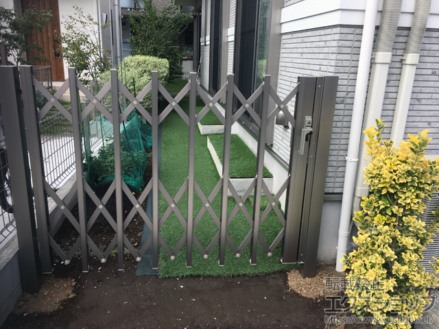 東京都調布市のの門扉 アーキシャット 単色 170S 施工例