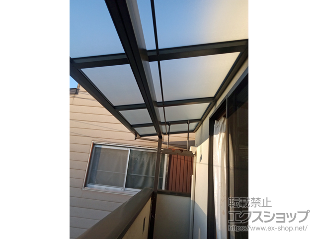 大阪府大阪市ののバルコニー・ベランダ屋根 スピーネ F型 屋根タイプ 単体 積雪〜20cm対応 施工例