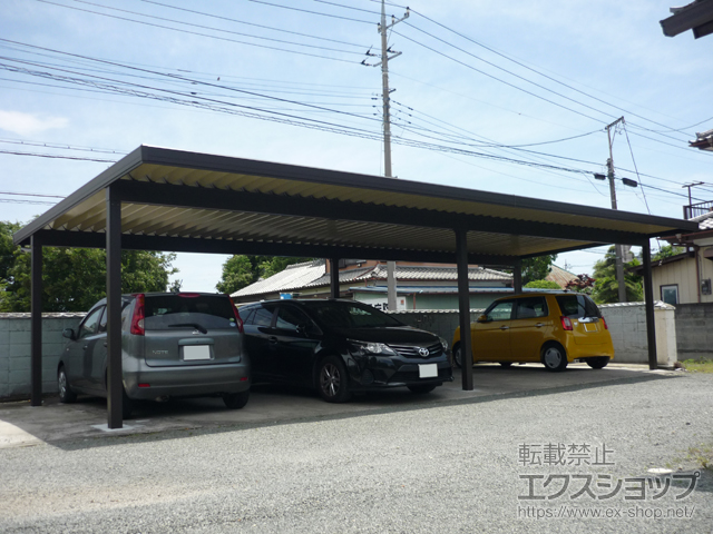 群馬県伊勢崎市のLIXIL リクシル（トステム）のカーポート テリオスポートIII 1500 4台用 横連棟 角柱6本仕様 積雪〜50cm対応 施工例