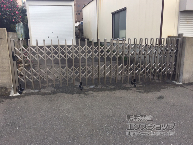 福岡県福岡市ののカーゲート トリップゲート 傾斜地専用型 ノンレール 片開き 47S 施工例