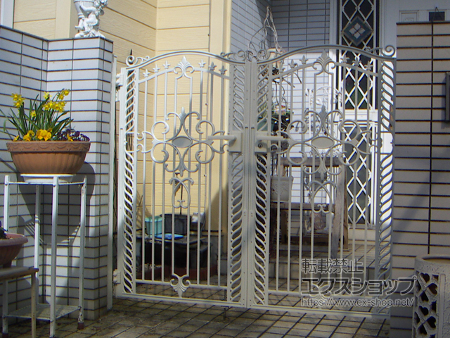 岐阜県多治見市のの門扉 フェスタB型 両開き　埋込使用 施工例