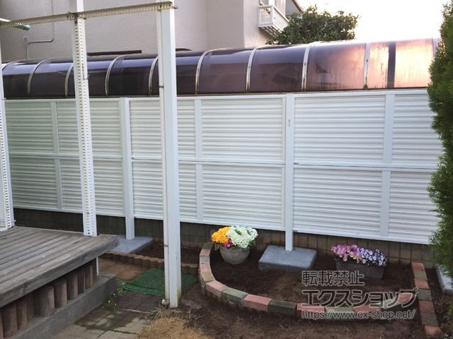 千葉県千葉市ののフェンス・柵 ミエーネフェンス 目隠しルーバータイプ 2段支柱 自立建て用（パネル2段） 施工例