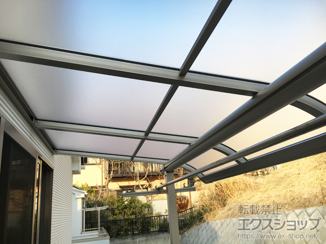 東京都町田市ののバルコニー・ベランダ屋根 プレシオステラス R型 屋根タイプ 単体 積雪〜20cm対応 施工例