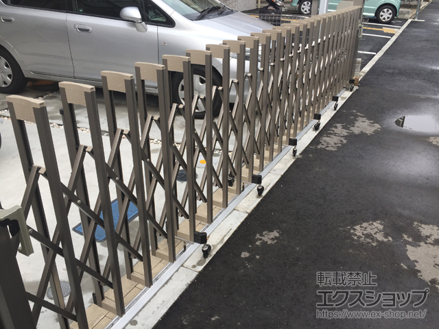 神奈川県川崎市ののカーゲート アルシャインII 両開閉仕様 M型 Aタイプ センターレール 550 施工例