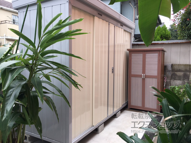 東京都世田谷区のの物置・屋外倉庫 ネクスタ 一般型 2630×950×2020 NXN-26S-FW 施工例