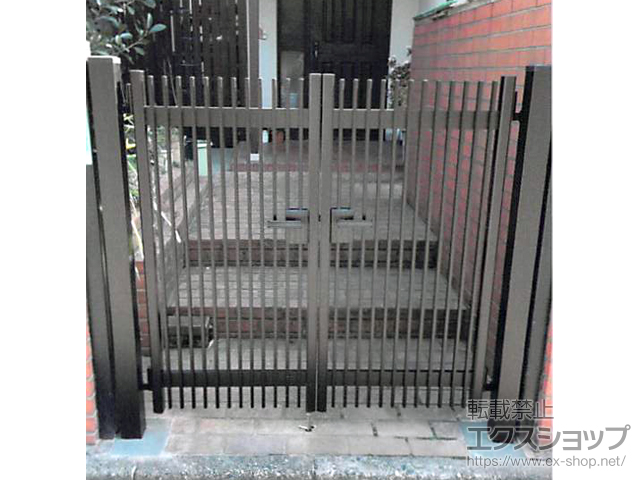 神奈川県逗子市ののフェンス・柵、門扉 ハイ千峰 両開き 柱使用 施工例