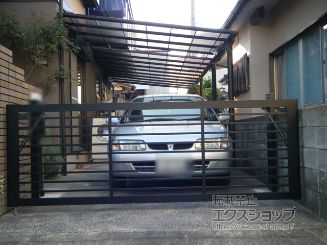 熊本県熊本市ののカーゲート 【特注】スウィングアップゲート1型 横格子 電動式 施工例