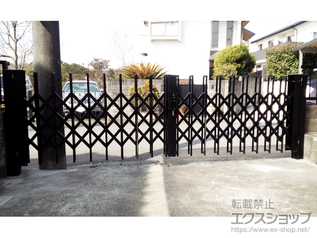 埼玉県東松山市ののカーゲート トリップゲート NC型 ノンキャスター 両開き 42W（21S+21M） 施工例