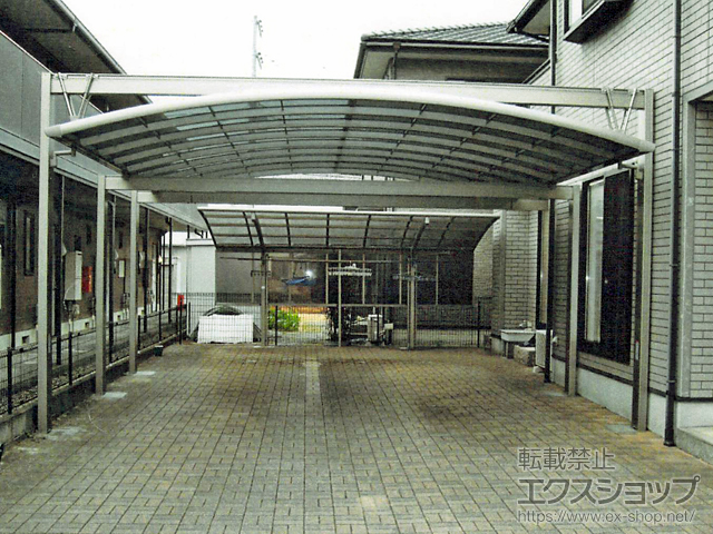 静岡県沼津市のLIXIL リクシル（トステム）のカーポート マルチスクエア アール屋根 ワイド 両支持タイプ 積雪〜20cm対応 施工例