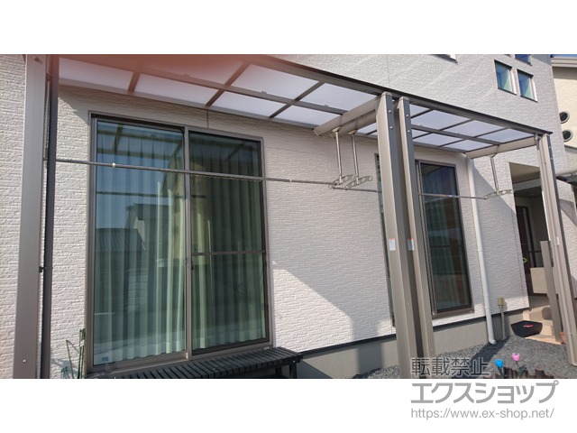 栃木県宇都宮市ののテラス屋根 フーゴF 独立テラスタイプ 連棟 木調色 積雪〜20cm対応 施工例