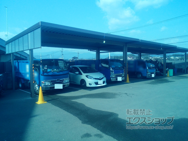 福岡県小郡市のLIXIL リクシル（トステム）のカーポート テリオスポートIII 1500 3台用 奥行延長 角柱6本柱 積雪〜50cm対応 施工例