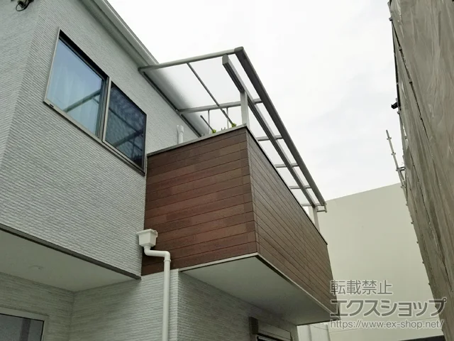 兵庫県伊丹市のYKKAPのバルコニー・ベランダ屋根 ヴェクターテラス F型 屋根タイプ 単体 積雪～20cm対応 施工例