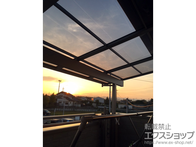 埼玉県坂戸市ののバルコニー・ベランダ屋根 スピーネ F型 屋根タイプ 単体 積雪〜20cm対応 施工例