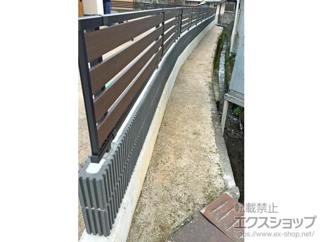 広島県尾道市ののフェンス・柵 モクアルフェンス 横板タイプ 自由柱施工 施工例