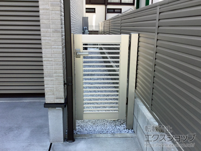 福岡県福岡市のの門扉 シンプレオ門扉9型 横粗格子 片開き 門柱使用 施工例