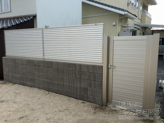 島根県出雲市のの門扉、フェンス・柵 ミエーネフェンス 目隠しルーバータイプ 自由柱施工 施工例