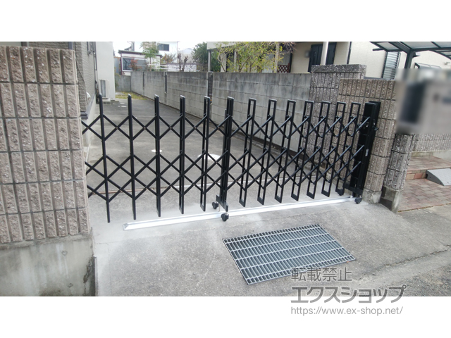 香川県丸亀市ののカーゲート セレビューFB型 キャスター式 後付ガイドレール 片開き 32S 施工例