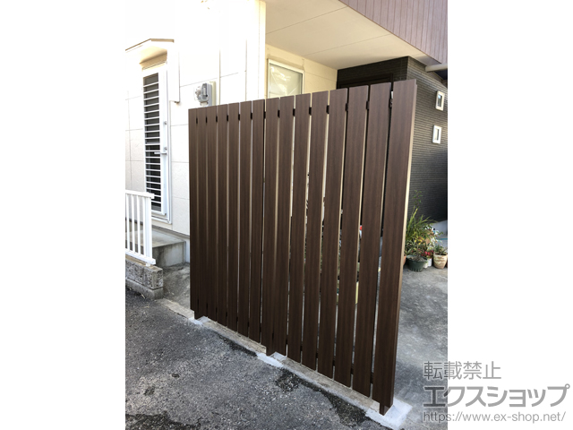 愛媛県松山市ののフェンス・柵 リレーリア フェンス4N型 マテリアルカラー 間仕切柱施工 施工例