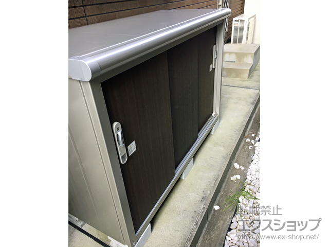 大阪府大阪狭山市のの物置・屋外倉庫 エスモ 一般型 1650×650×1101 ESE-1606Y-DW 施工例