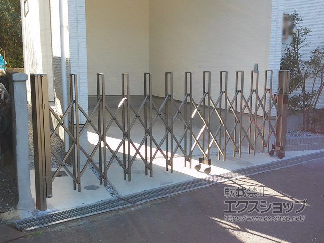 神奈川県横須賀市ののカーゲート トリップゲート RA型 ノンレール 片開き 35S 施工例