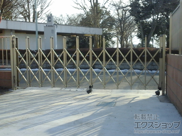 栃木県真岡市ののカーゲート トリップゲート RB型 ノンレール 片開き 32S 施工例
