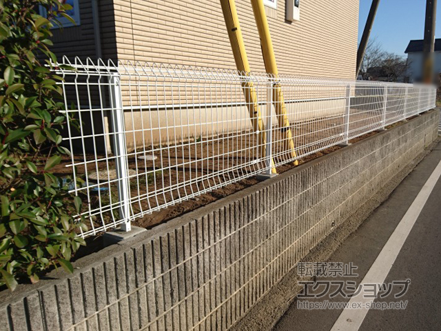 埼玉県入間郡毛呂山町ののフェンス・柵 メッシュフェンス G10-R 自由柱 施工例